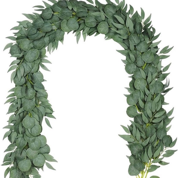 4 Pack Willow Eucalyptus Garland Silver Dollar Greenery Vines Strands 26 feet - Picture 3 of 6